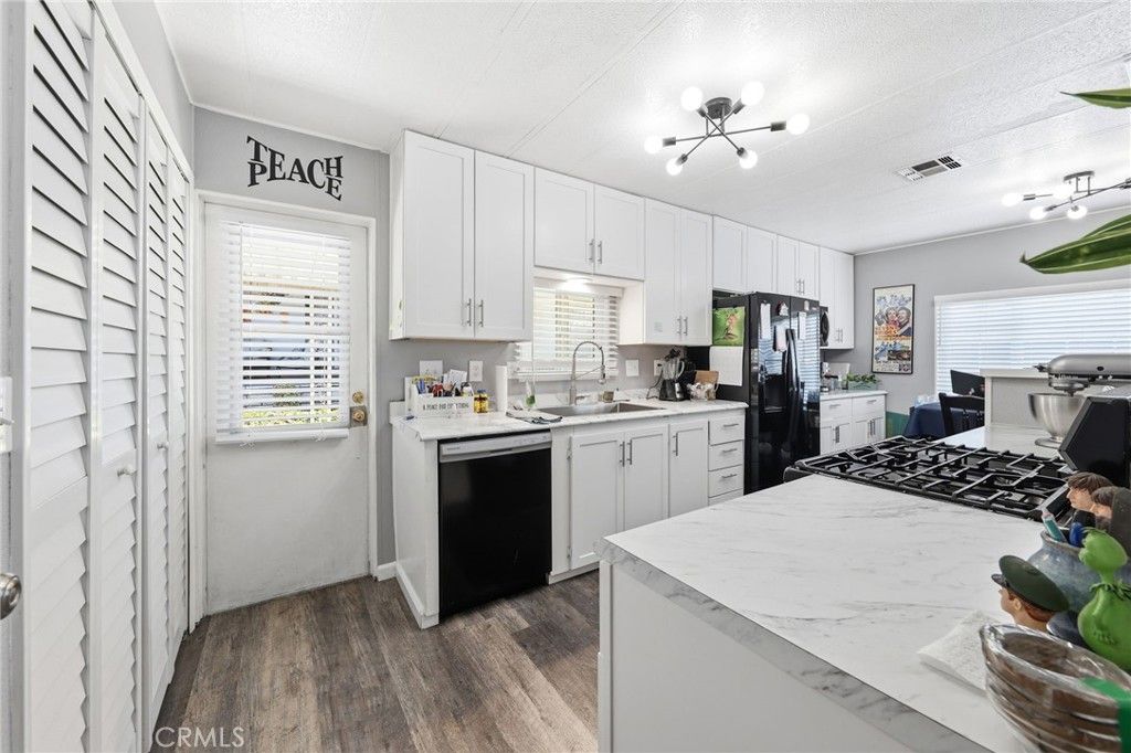 Image 15 of property listing at 16951 Lake Terrace Way, Yorba Linda, CA 92886