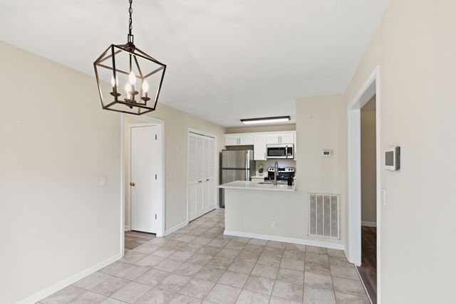 201 Riverstone Ct, Nashville, TN 37214