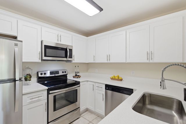 201 Riverstone Ct, Nashville, TN 37214