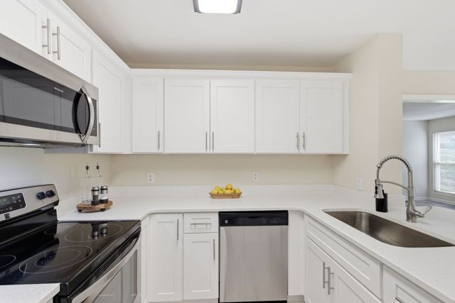 201 Riverstone Ct, Nashville, TN 37214