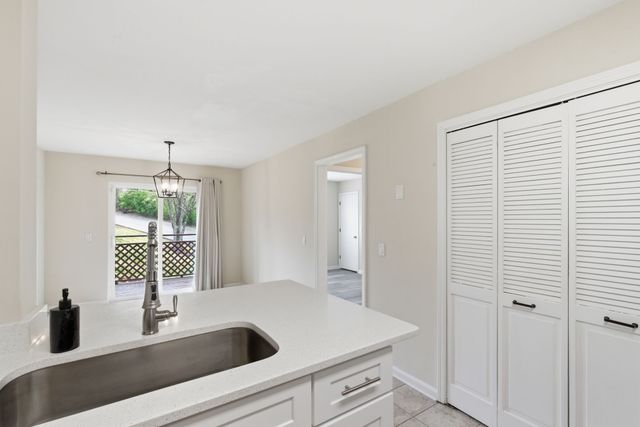 201 Riverstone Ct, Nashville, TN 37214