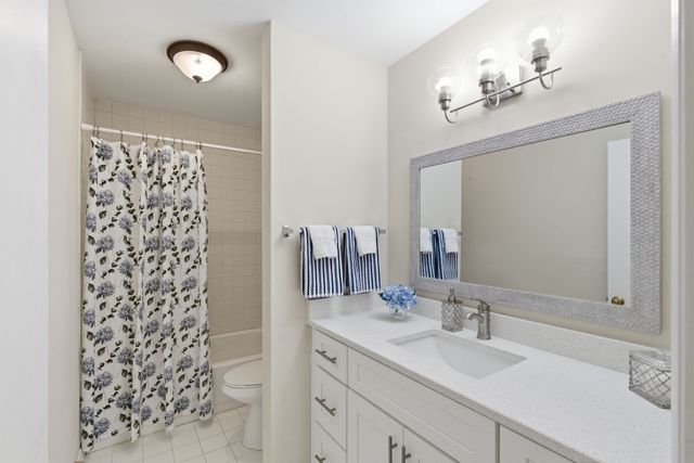 201 Riverstone Ct, Nashville, TN 37214