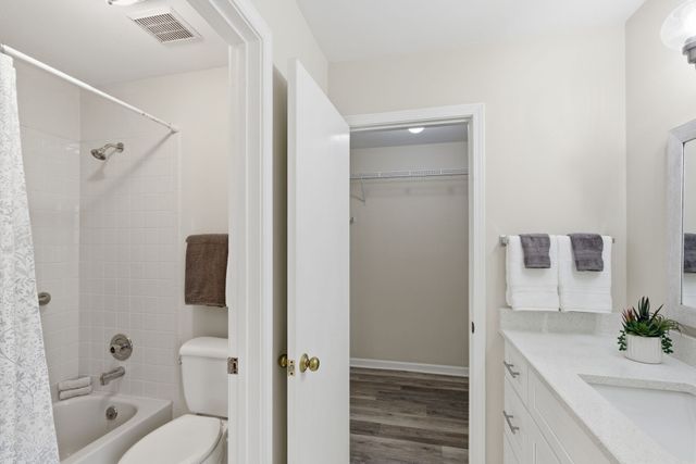 201 Riverstone Ct, Nashville, TN 37214