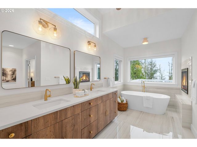 1811 Nw CEDAR RIDGE Dr, Portland, OR 97229