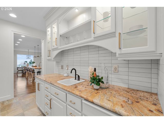 1811 Nw CEDAR RIDGE Dr, Portland, OR 97229