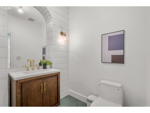 1811 Nw CEDAR RIDGE Dr, Portland, OR 97229