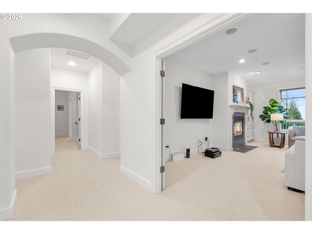 1811 Nw CEDAR RIDGE Dr, Portland, OR 97229