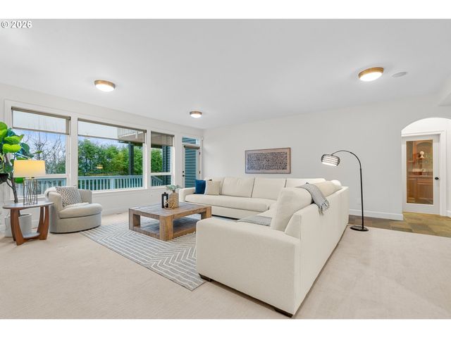 1811 Nw CEDAR RIDGE Dr, Portland, OR 97229