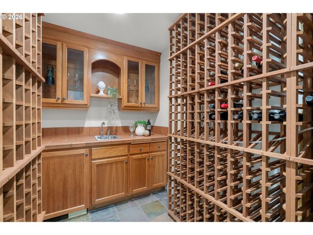 1811 Nw CEDAR RIDGE Dr, Portland, OR 97229