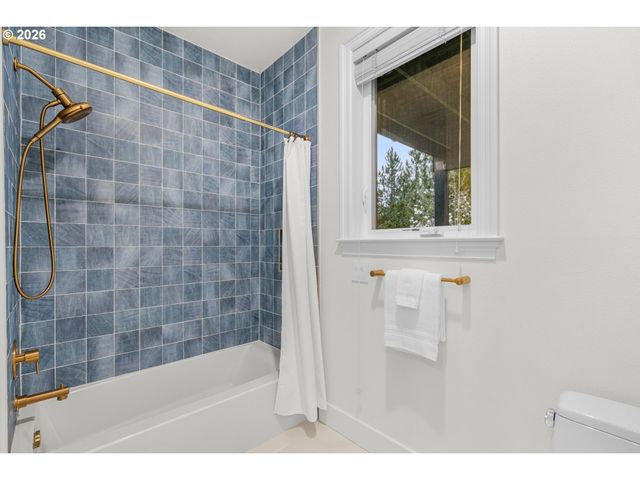 1811 Nw CEDAR RIDGE Dr, Portland, OR 97229