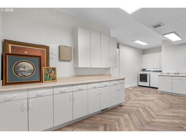 1811 Nw CEDAR RIDGE Dr, Portland, OR 97229