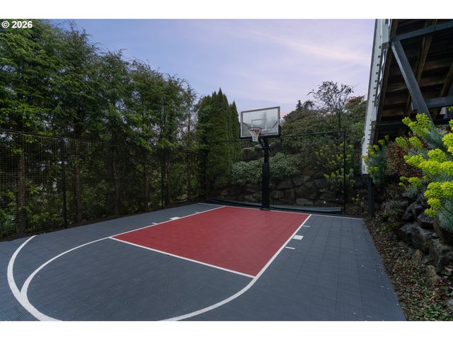 1811 Nw CEDAR RIDGE Dr, Portland, OR 97229