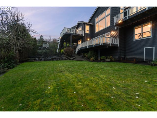 1811 Nw CEDAR RIDGE Dr, Portland, OR 97229