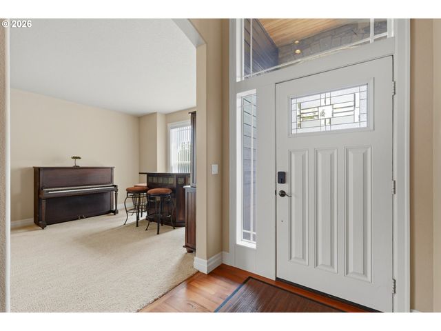 127 Sw GABBERT Rd, Gresham, OR 97080