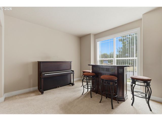 127 Sw GABBERT Rd, Gresham, OR 97080