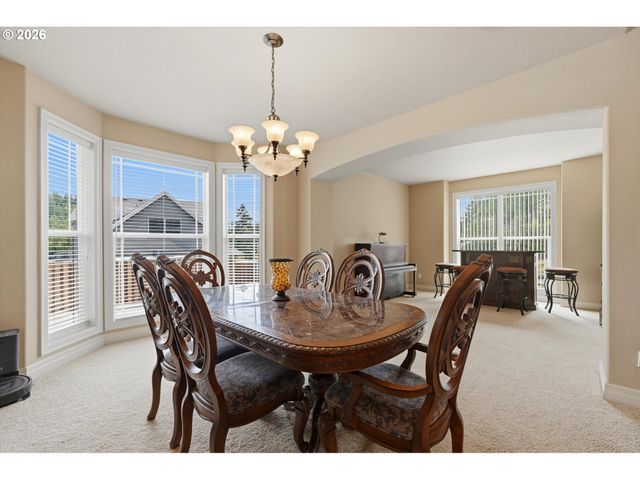 127 Sw GABBERT Rd, Gresham, OR 97080