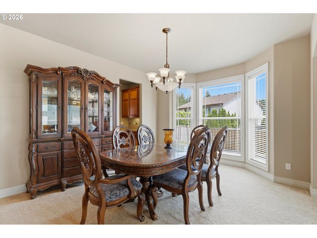 127 Sw GABBERT Rd, Gresham, OR 97080