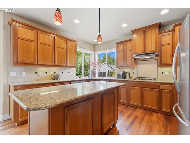 127 Sw GABBERT Rd, Gresham, OR 97080