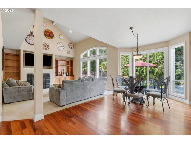 127 Sw GABBERT Rd, Gresham, OR 97080