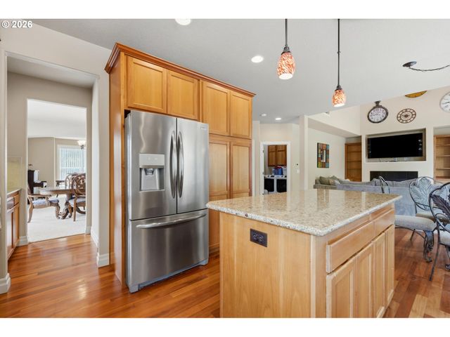 127 Sw GABBERT Rd, Gresham, OR 97080