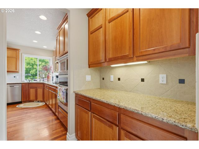 127 Sw GABBERT Rd, Gresham, OR 97080
