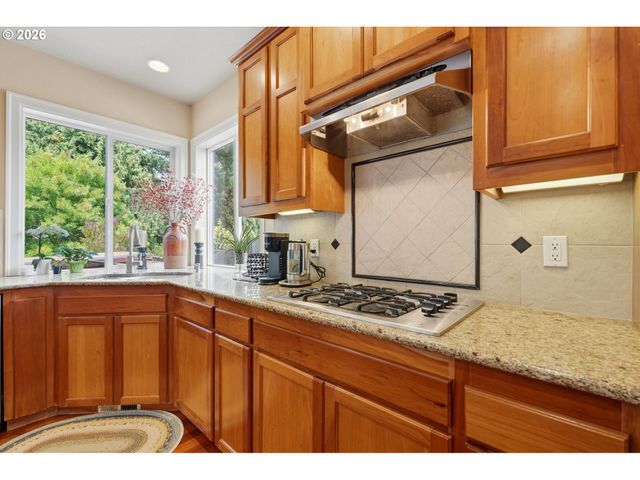 127 Sw GABBERT Rd, Gresham, OR 97080