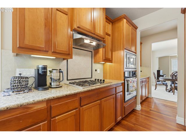 127 Sw GABBERT Rd, Gresham, OR 97080