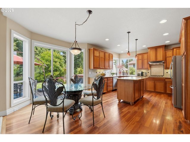 127 Sw GABBERT Rd, Gresham, OR 97080