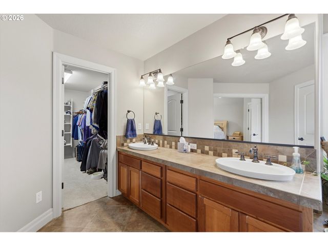 127 Sw GABBERT Rd, Gresham, OR 97080