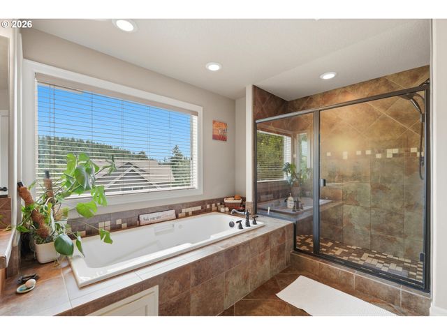 127 Sw GABBERT Rd, Gresham, OR 97080