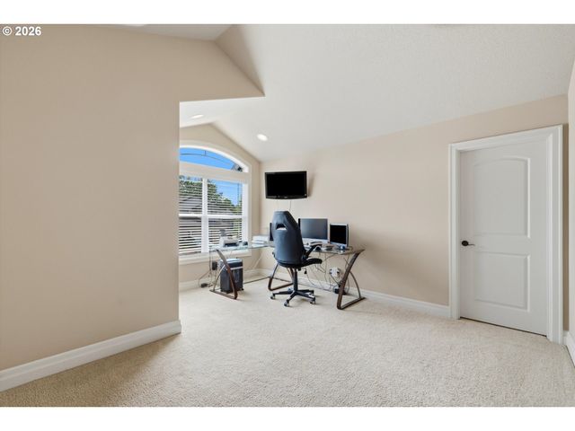 127 Sw GABBERT Rd, Gresham, OR 97080