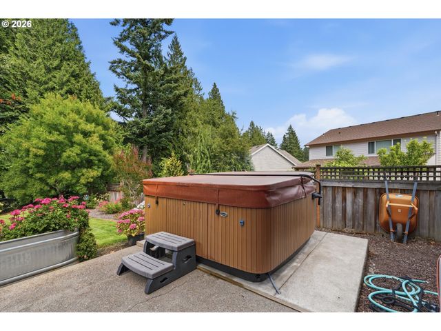 127 Sw GABBERT Rd, Gresham, OR 97080