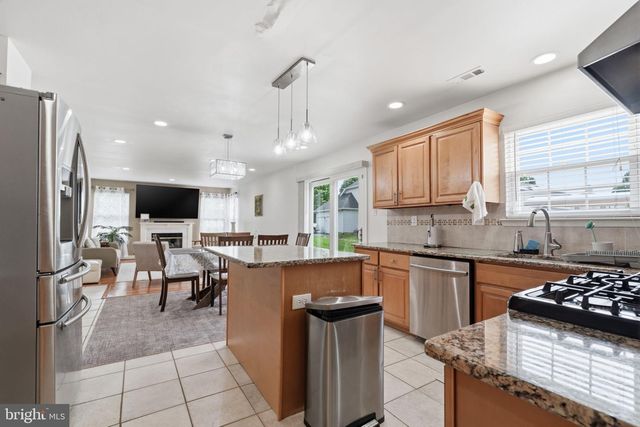 2732 WOODSVIEW DR, Bensalem, PA 19020