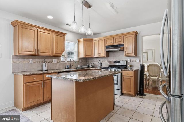 2732 WOODSVIEW DR, Bensalem, PA 19020