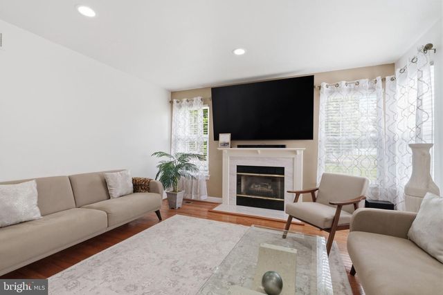 2732 WOODSVIEW DR, Bensalem, PA 19020
