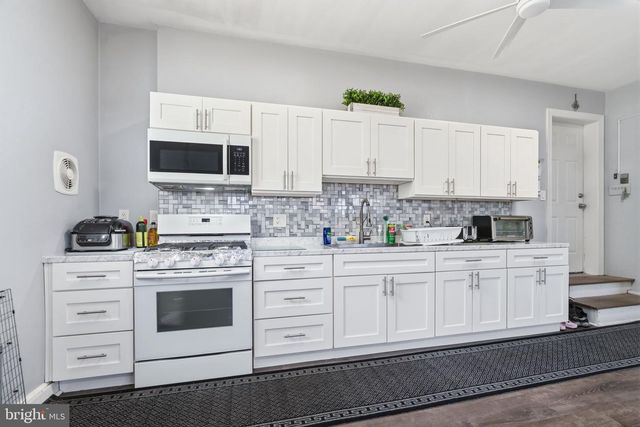 2732 WOODSVIEW DR, Bensalem, PA 19020