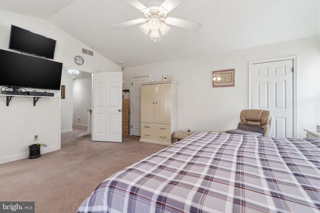 2732 WOODSVIEW DR, Bensalem, PA 19020