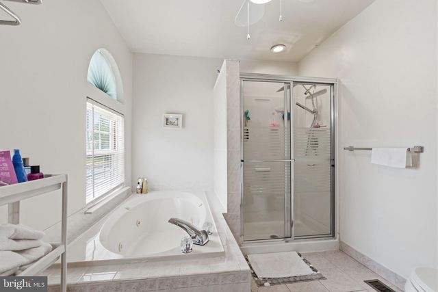 2732 WOODSVIEW DR, Bensalem, PA 19020