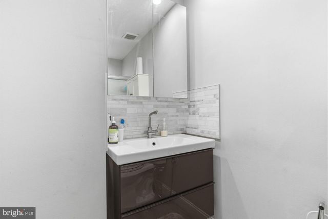 2732 WOODSVIEW DR, Bensalem, PA 19020