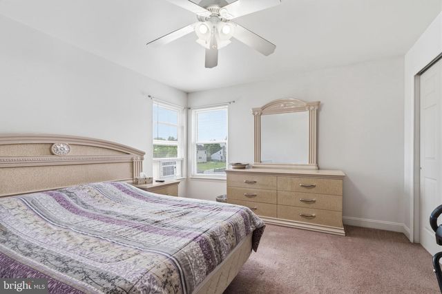 2732 WOODSVIEW DR, Bensalem, PA 19020