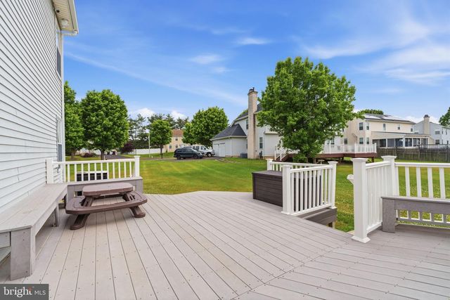 2732 WOODSVIEW DR, Bensalem, PA 19020