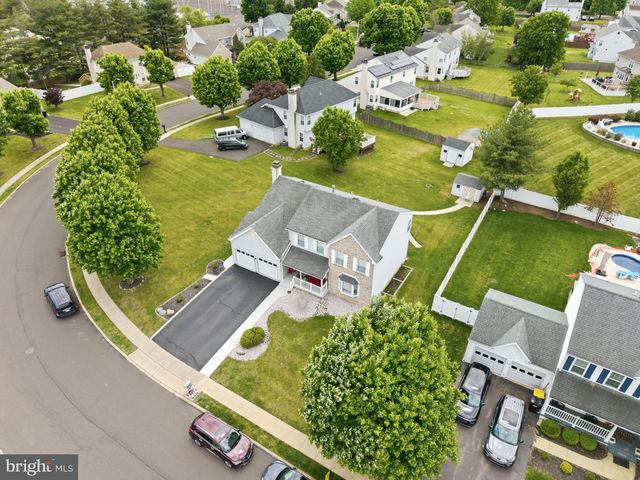 2732 WOODSVIEW DR, Bensalem, PA 19020