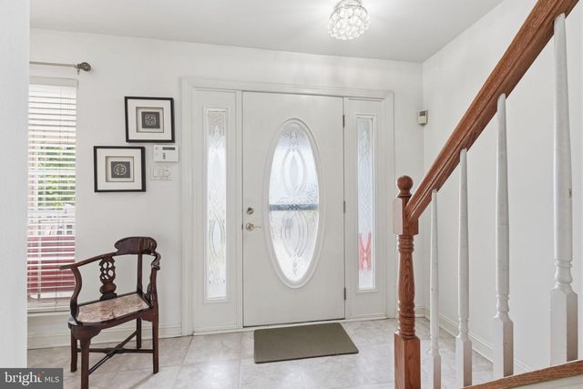 2732 WOODSVIEW DR, Bensalem, PA 19020