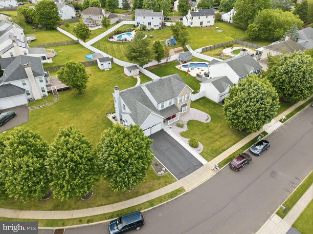 2732 WOODSVIEW DR, Bensalem, PA 19020