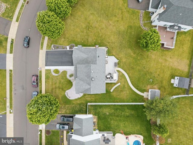 2732 WOODSVIEW DR, Bensalem, PA 19020