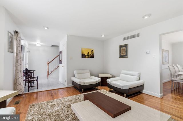 2732 WOODSVIEW DR, Bensalem, PA 19020