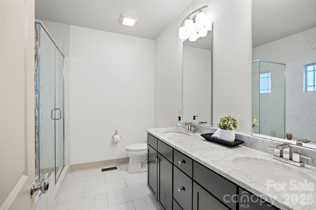 2530 Bay Street, Charlotte, NC 28205