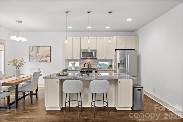 2530 Bay Street, Charlotte, NC 28205