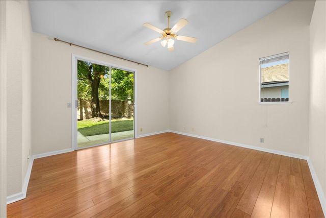 1074 Rathbone Cir, Folsom, CA 95630