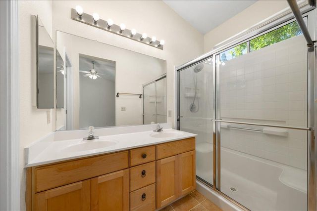 1074 Rathbone Cir, Folsom, CA 95630